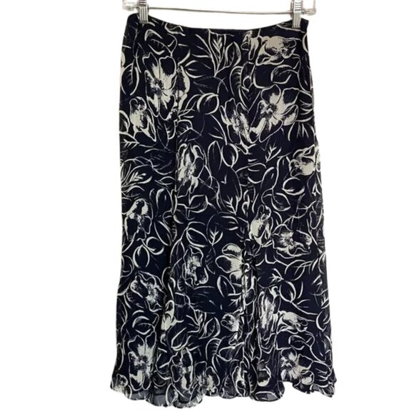 Ralph Lauren Silk Floral Navy Blue and White Women's Skirt Size 2P - Picture 4 of 7